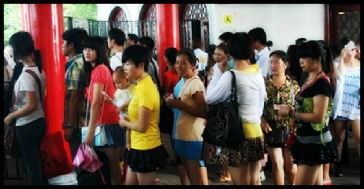 สวนสนุกจีนลดค่าตั๋วให้สาวนุ่งสั้น!! สวนสนุกจีนลดค่าตั๋วให้สาวนุ่งสั้น!!