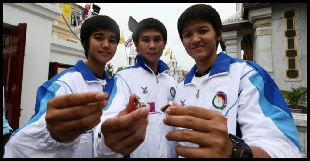 'โค้ชเช'ป่วยอากาศป่วนสั่งเสื้อหนาวเพิ่ม 'โค้ชเช'ป่วยอากาศป่วนสั่งเสื้อหนาวเพิ่ม