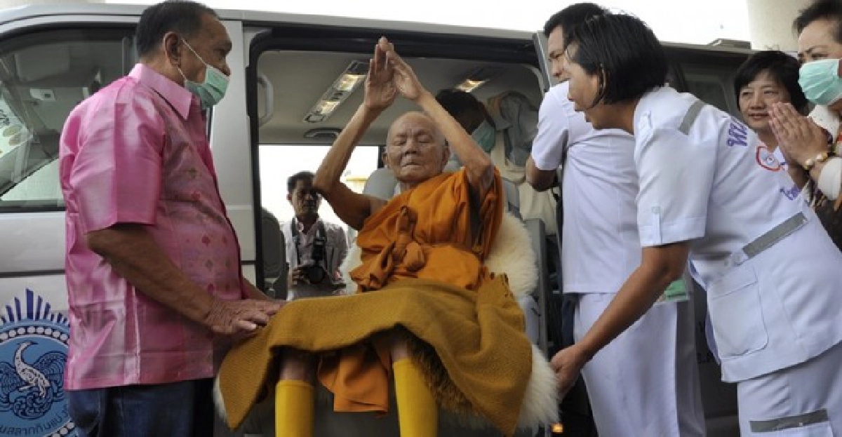 'หลวงพ่อคูณ'ออกรพ.กลับวัดแล้ว! 'หลวงพ่อคูณ'ออกรพ.กลับวัดแล้ว!