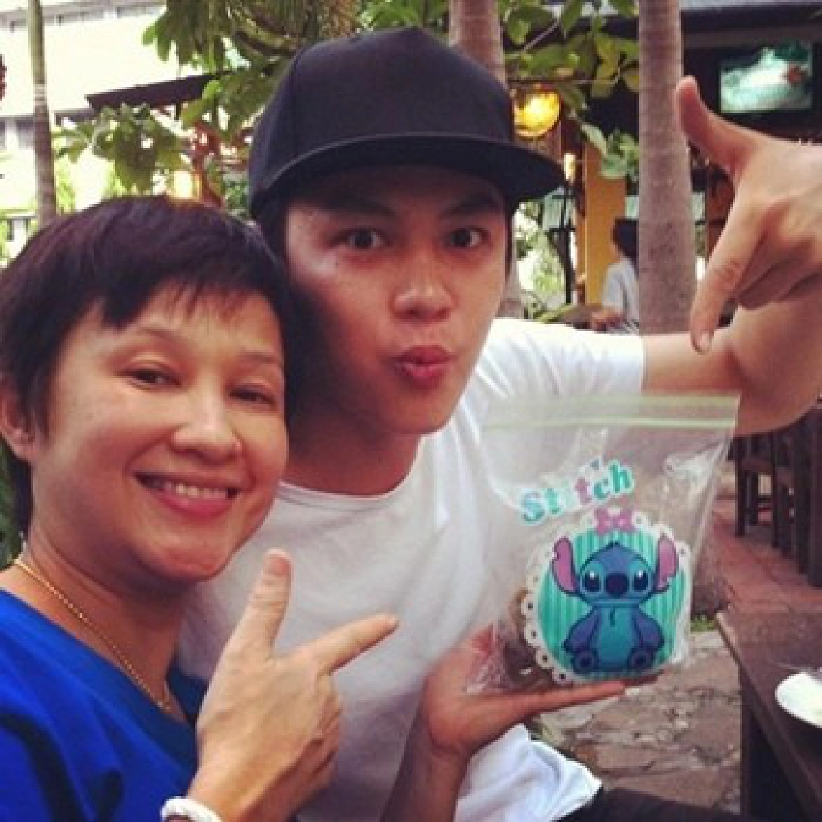 ข้อความจากใจผ่านสายใยจากลูกถึงแม่
