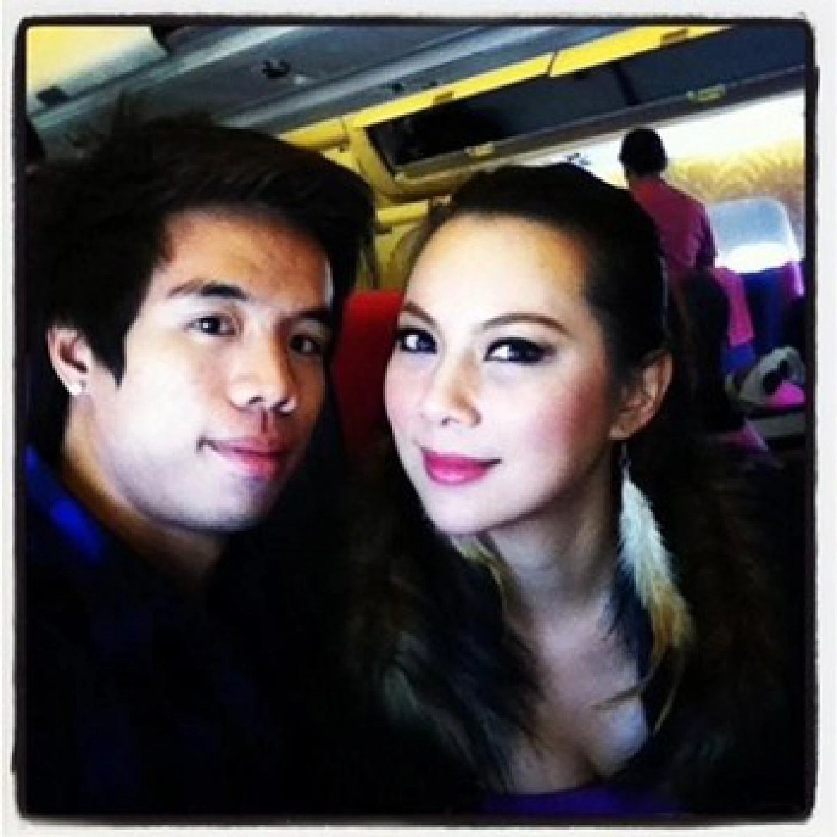เรื่องสับสนอลหม่านผ่านเรื่องวุ่นๆของ'ดารา' เรื่องสับสนอลหม่านผ่านเรื่องวุ่นๆของ'ดารา'