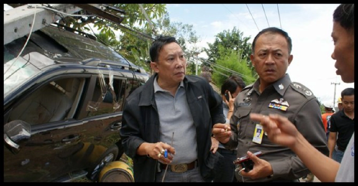 พยานในรถที่ลูกชาดาถูกยิงเตรียมให้ปากคำตร.
พยานในรถที่ลูกชาดาถูกยิงเตรียมให้ปากคำตร.