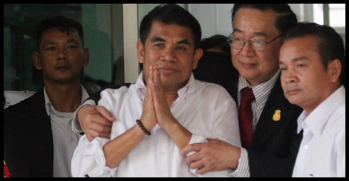 คุกให้นักดนตรีแดงเข้ากล่อม'เจ๋ง' คุกให้นักดนตรีแดงเข้ากล่อม'เจ๋ง'