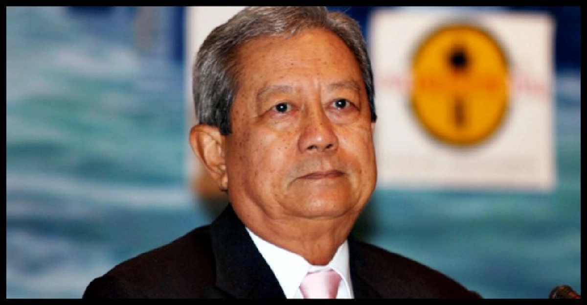 'สุรยุทธ์'ย่องเบิร์ดเดย์'ป๋าเปรม'ปัดถกการเมือง 'สุรยุทธ์'ย่องเบิร์ดเดย์'ป๋าเปรม'ปัดถกการเมือง