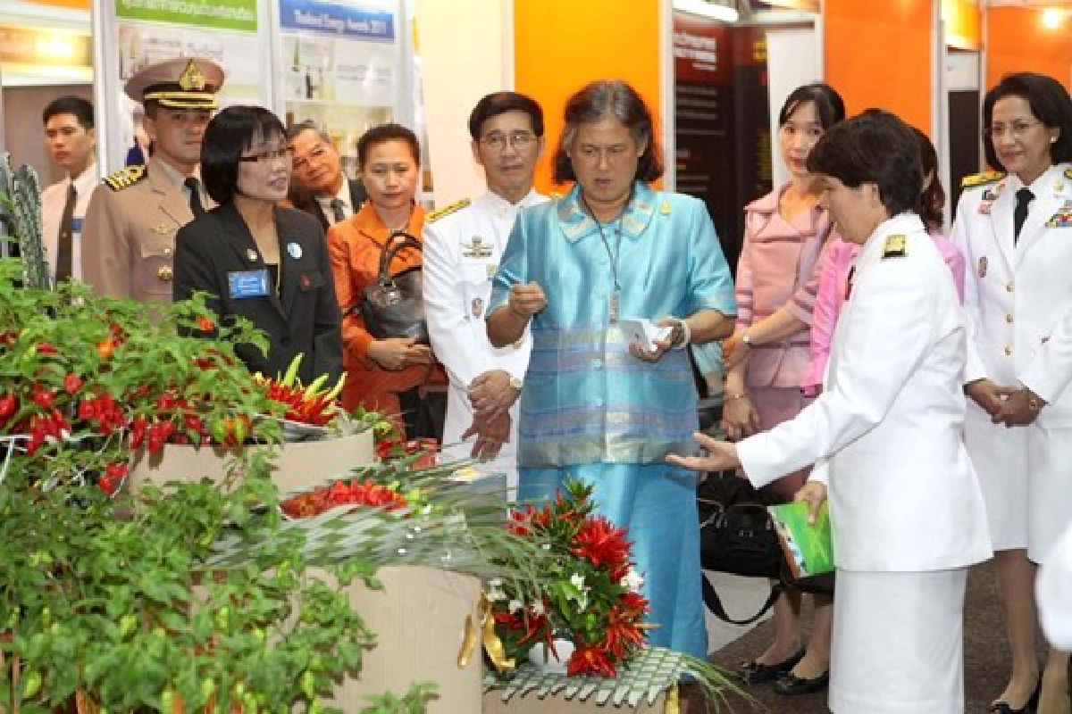 พระเทพฯทรงห่วงใยเกษตรกร'น้ำท่วม' พระเทพฯทรงห่วงใยเกษตรกร'น้ำท่วม'