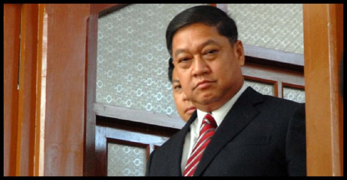 'สุกำพล'แจงสภาฯไม่มีผู้หญิงบงการย้ายปลัดกห.
'สุกำพล'แจงสภาฯไม่มีผู้หญิงบงการย้ายปลัดกห.