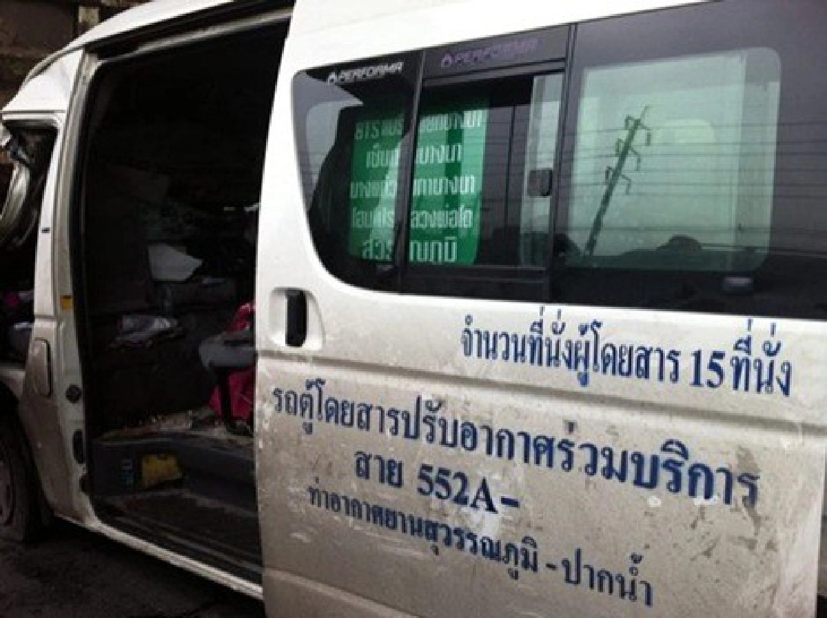 สลด!รถตู้ซิ่งชนท้ายพ่วง18ล้อดับ1เจ็บ7