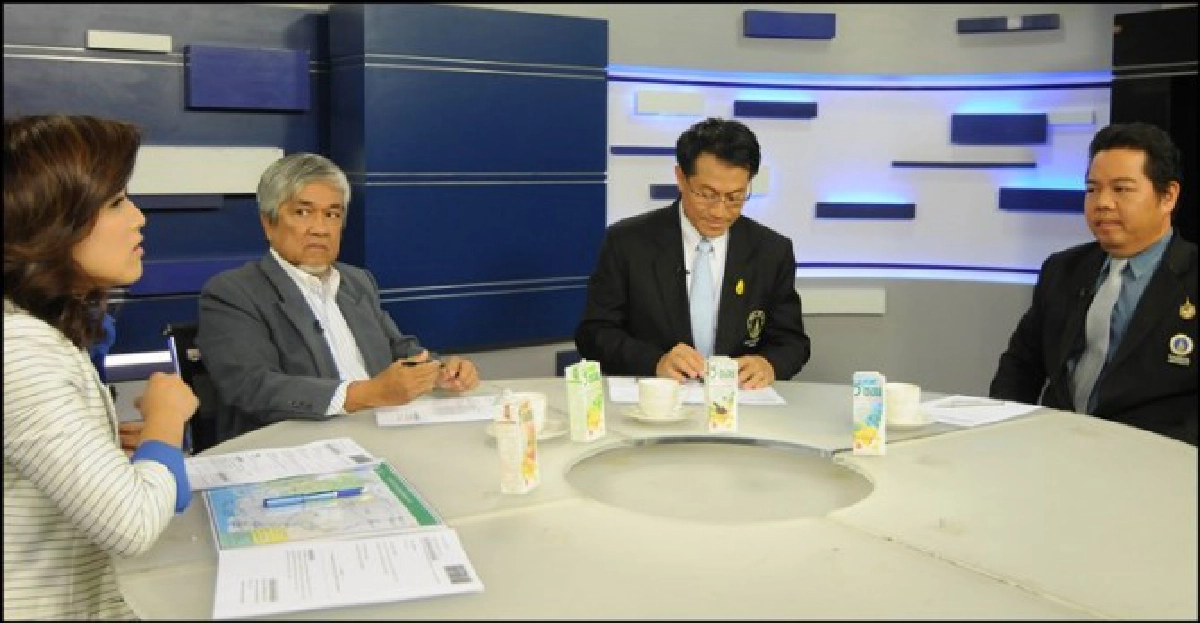 คมชัดลึกจัดถก'ท่วมสนามจริงสิงห์สนามซ้อม' คมชัดลึกจัดถก'ท่วมสนามจริงสิงห์สนามซ้อม'