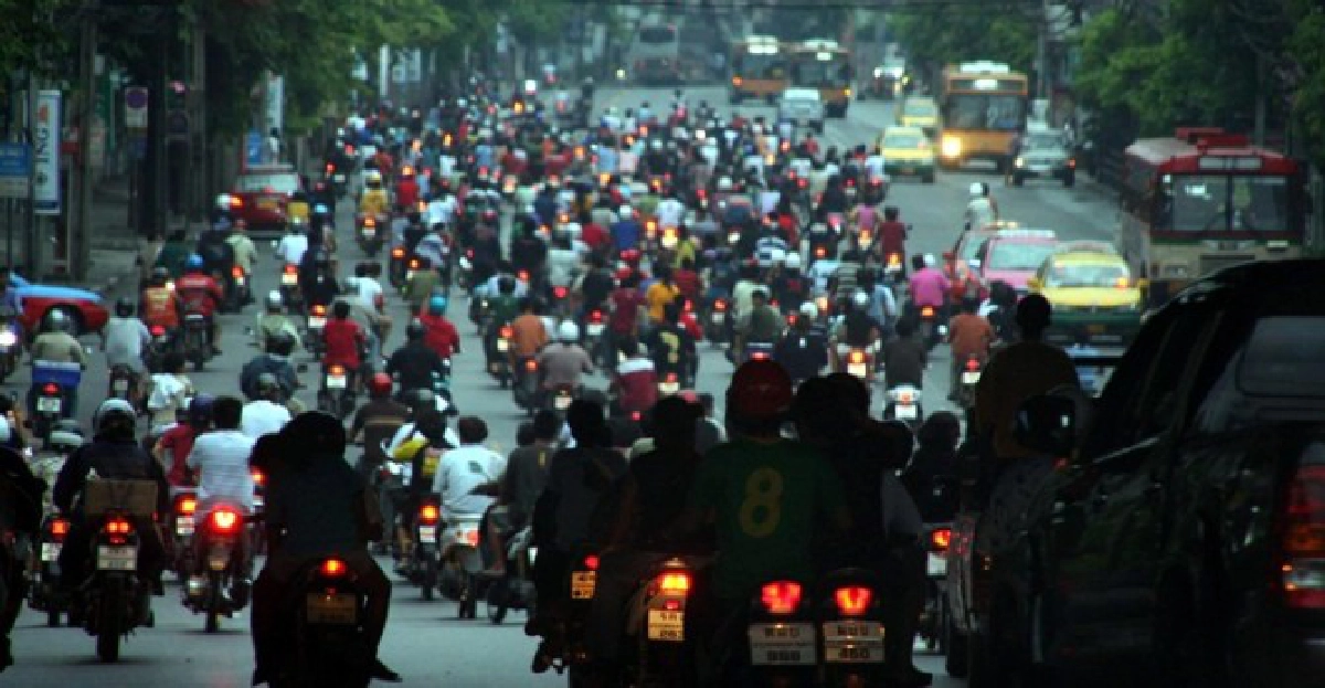 วัยรุ่นขับรถกม.จิตสำนึกต้องแก้จุดไหน? วัยรุ่นขับรถกม.จิตสำนึกต้องแก้จุดไหน?