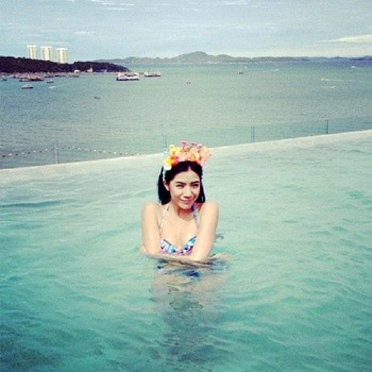 'ใบเตย'แจงถ่ายบิกินี่-แย้มมีแชะหวิว 'ใบเตย'แจงถ่ายบิกินี่-แย้มมีแชะหวิว