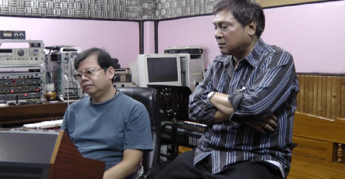 สายัณห์ ทำลูกทุ่งแท้โชว์บันทึกเสียงแบบโบราณ
สายัณห์ ทำลูกทุ่งแท้โชว์บันทึกเสียงแบบโบราณ