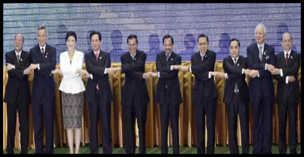 อนาคตไทยในเครือข่ายอาเซียน อนาคตไทยในเครือข่ายอาเซียน