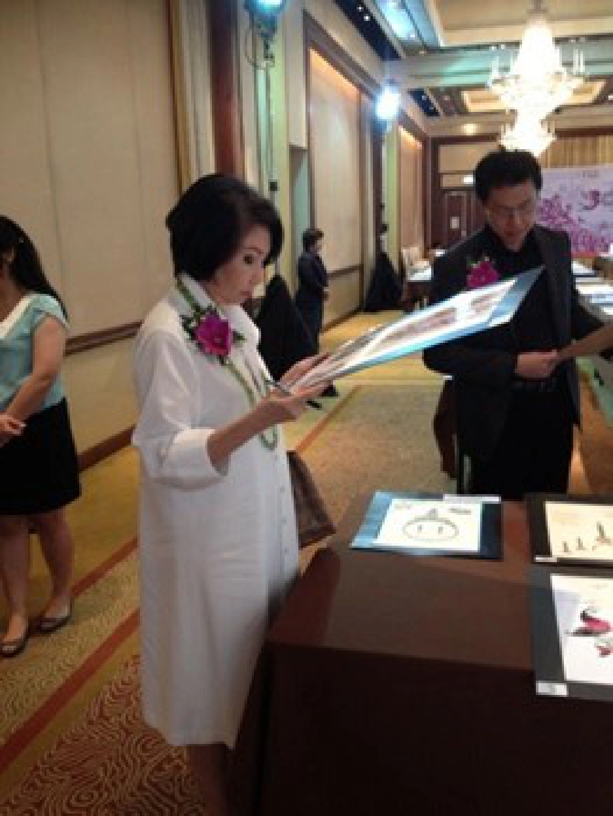 เทพนิยายขยายลงเครื่องประดับ เทพนิยายขยายลงเครื่องประดับ