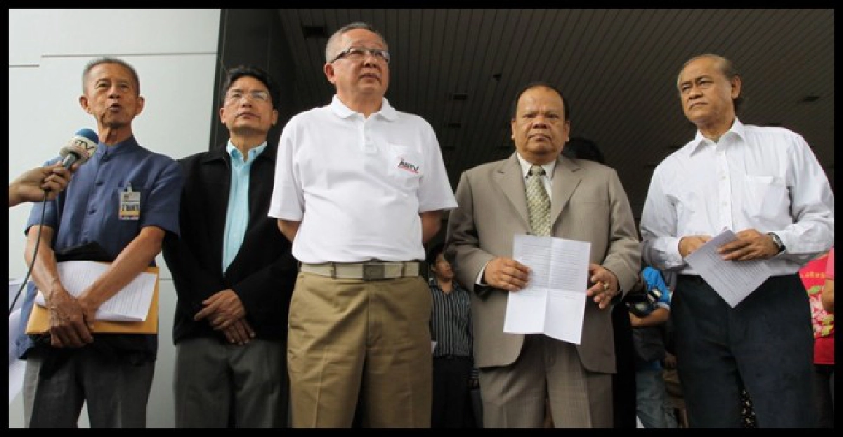 พิพากษายืน'พธม.'ไม่ผิดหมิ่นทักษิณ
พิพากษายืน'พธม.'ไม่ผิดหมิ่นทักษิณ