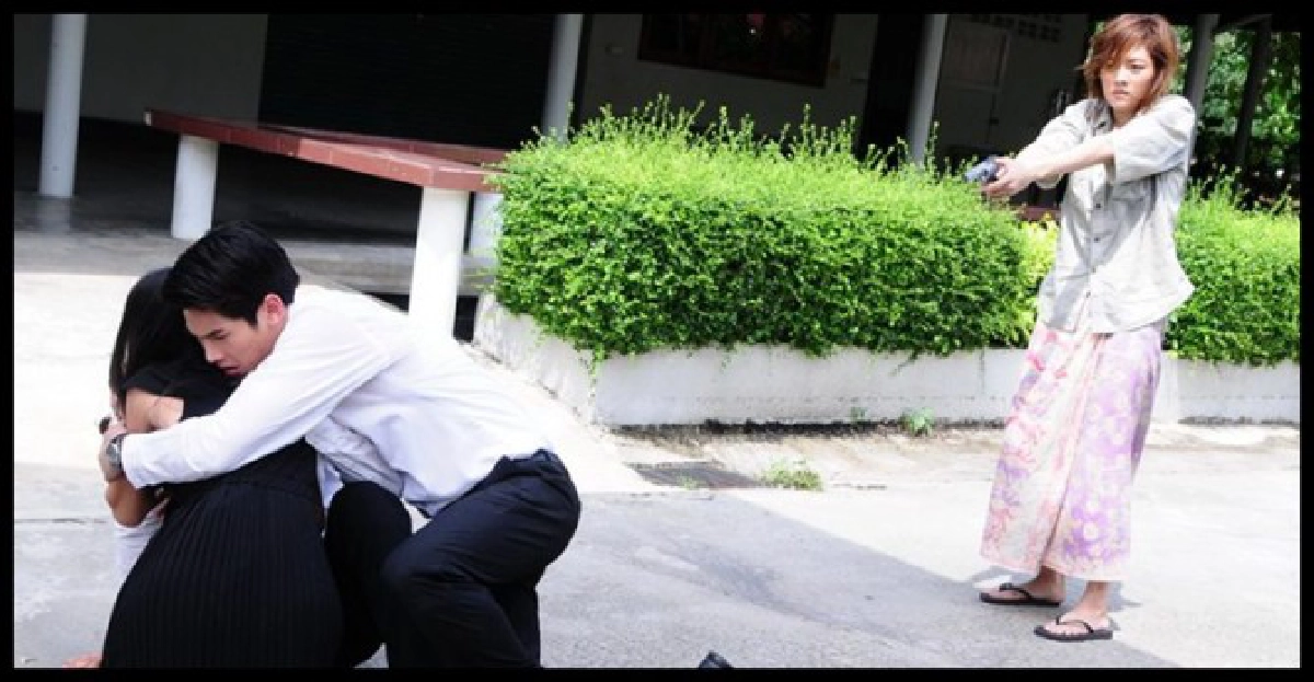 กรรมสนอง'แก้มบุ๋ม' โดนไฟคลอกหลังล้างแค้น'กันต์'
กรรมสนอง'แก้มบุ๋ม' โดนไฟคลอกหลังล้างแค้น'กันต์'