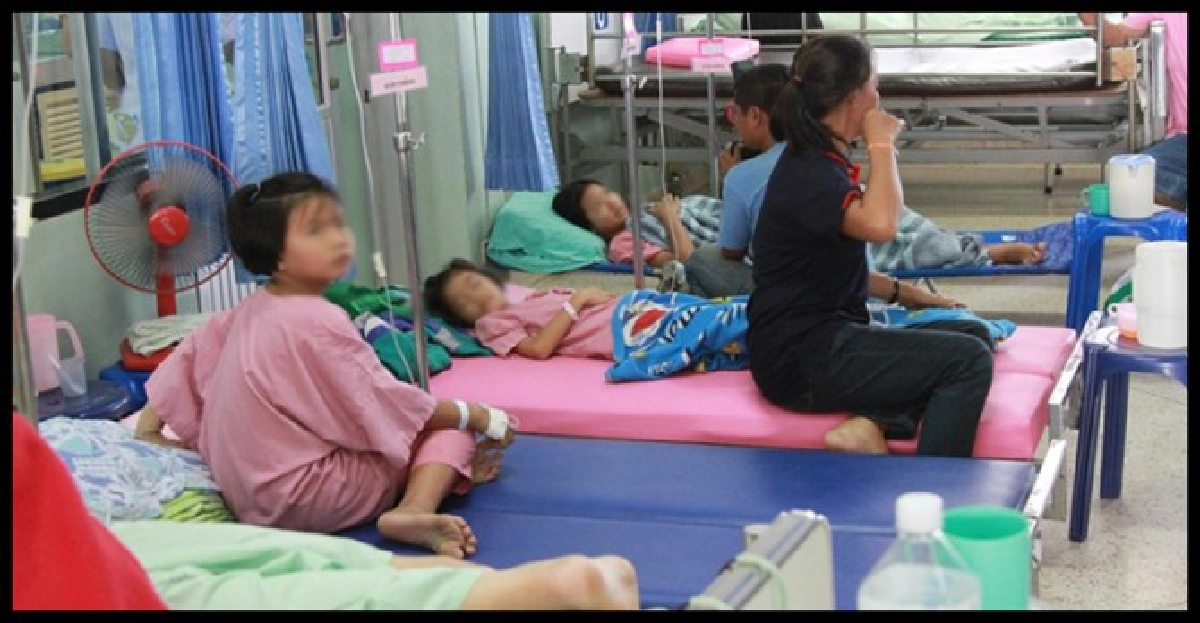 ท้องเสีย!หามนร.พิจิตร150คนส่งรพ. ท้องเสีย!หามนร.พิจิตร150คนส่งรพ.