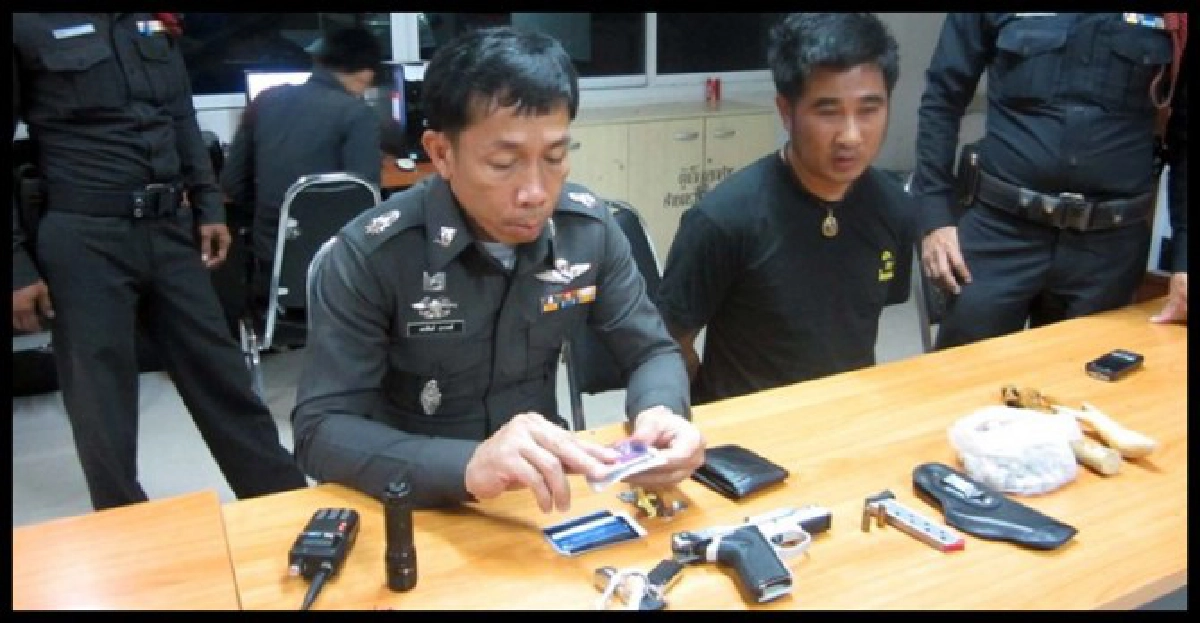 หนุ่มเทศกิจกร่างชักปืนยิงขึ้นฟ้าอ้างระงับเหตุ หนุ่มเทศกิจกร่างชักปืนยิงขึ้นฟ้าอ้างระงับเหตุ