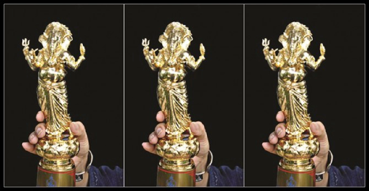 'มนต์เพลงศิลปินพระพิฆเนศทอง'
'มนต์เพลงศิลปินพระพิฆเนศทอง'