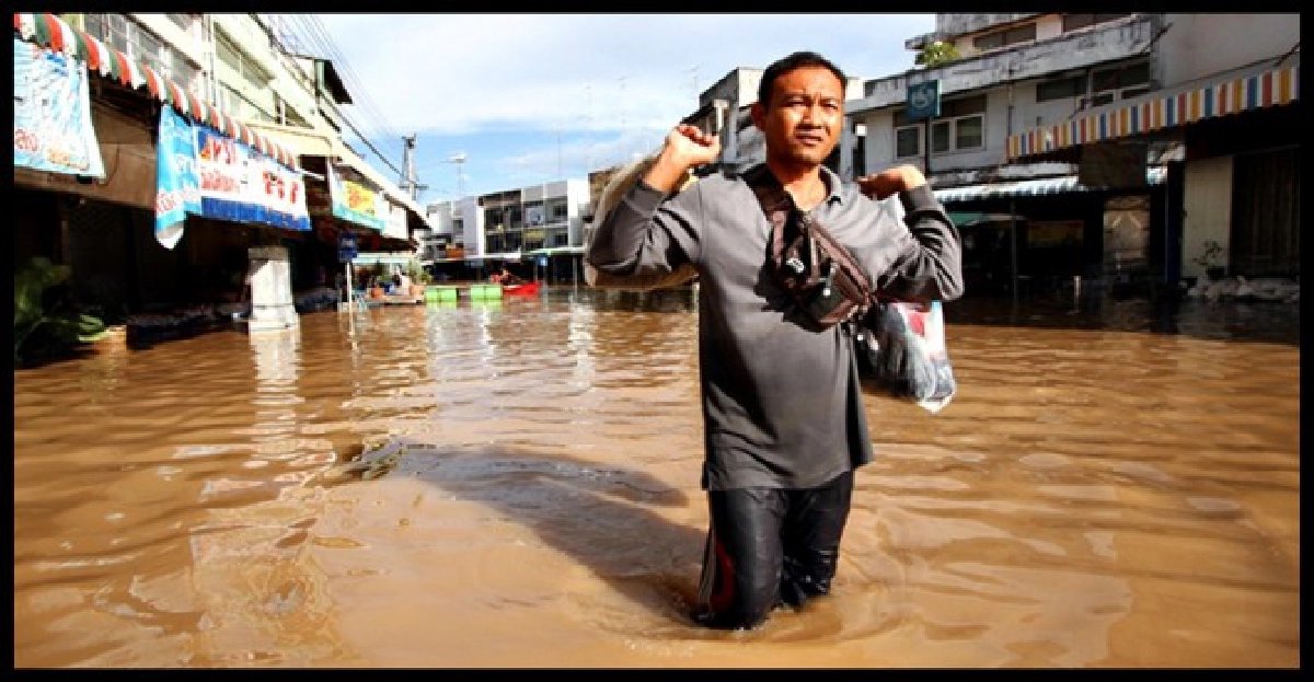 'พท'แขวะกทม.จ้างเอกชนแก้น้ำท่วม 'พท'แขวะกทม.จ้างเอกชนแก้น้ำท่วม
