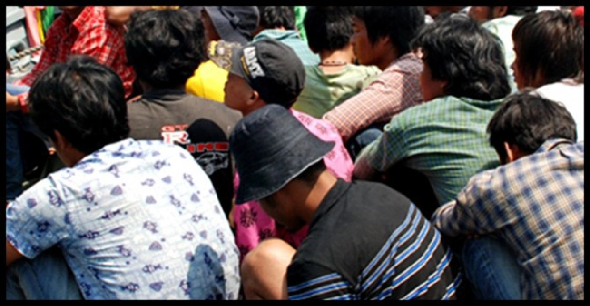 ลูกเรือคลั่งยา!ชักขูดชาร์ปหวังฆ่า'ปลัดฯ'