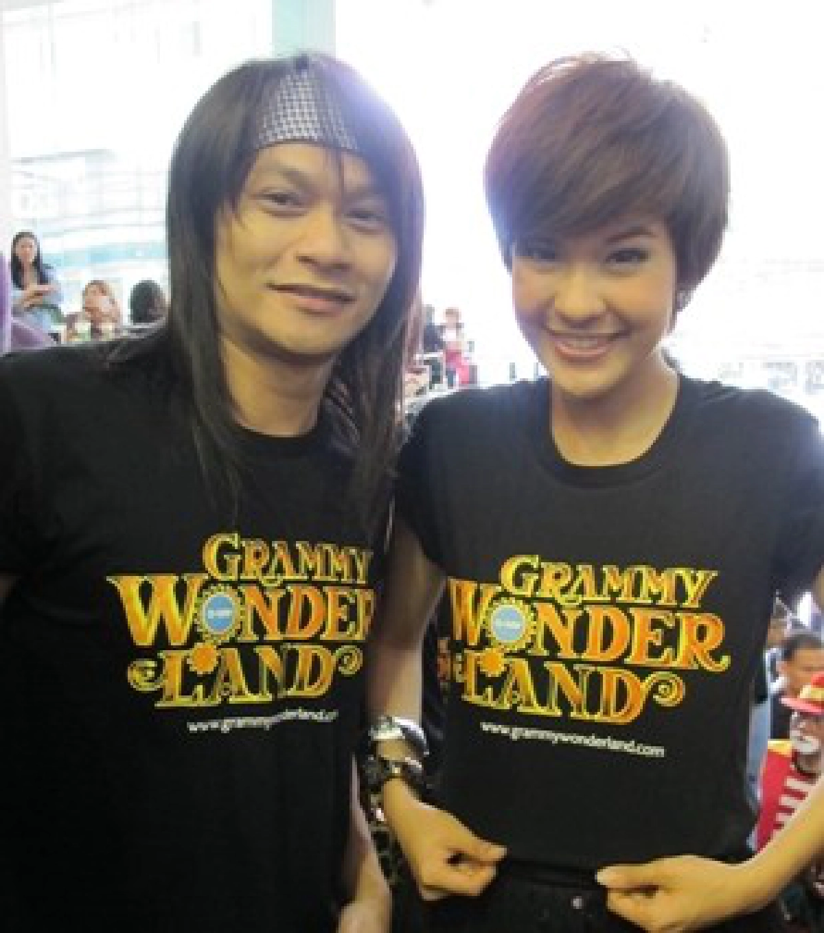 ไหมไทย-ศิริพร-ไผ่โชว์เต็มแกรมมี่'วันเดอร์แลนด์'
ไหมไทย-ศิริพร-ไผ่โชว์เต็มแกรมมี่'วันเดอร์แลนด์'