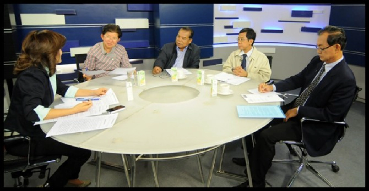 คมชัดลึกจัดถก'ลงแขกคว่ำ จำนำข้าว' คมชัดลึกจัดถก'ลงแขกคว่ำ จำนำข้าว'