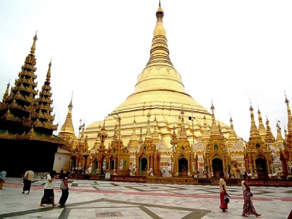 ศิลป์แห่งแผ่นดิน:ในชัชวาลชเวดากอง
