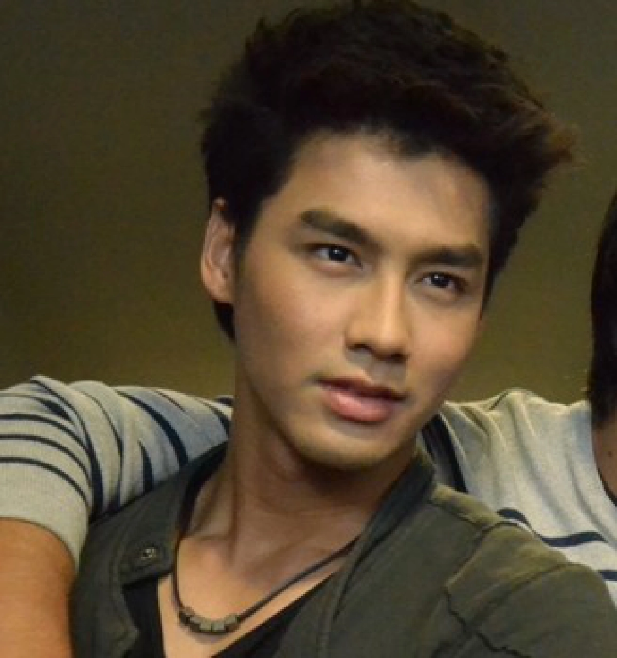 เม้าท์นอกจอ
เม้าท์นอกจอ