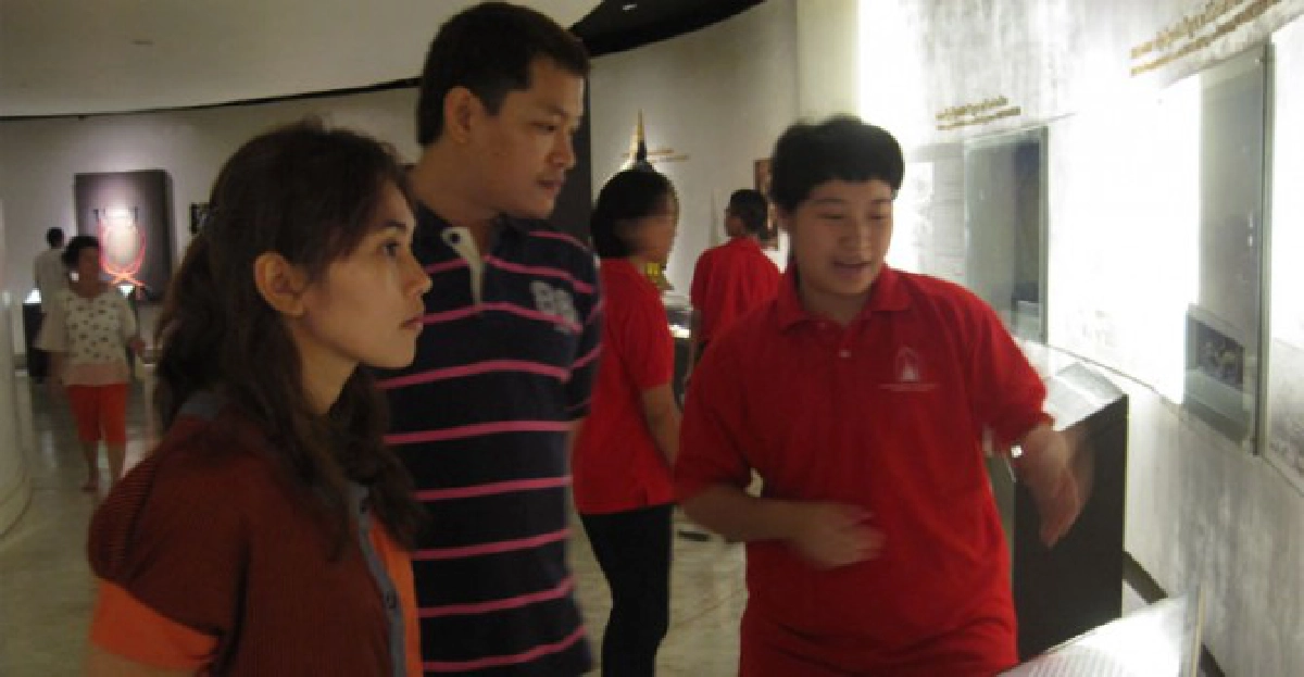 'ยุวมัคคุเทศก์ วัดไตรมิตร'รักแหล่งเรียนรู้ 'ยุวมัคคุเทศก์ วัดไตรมิตร'รักแหล่งเรียนรู้