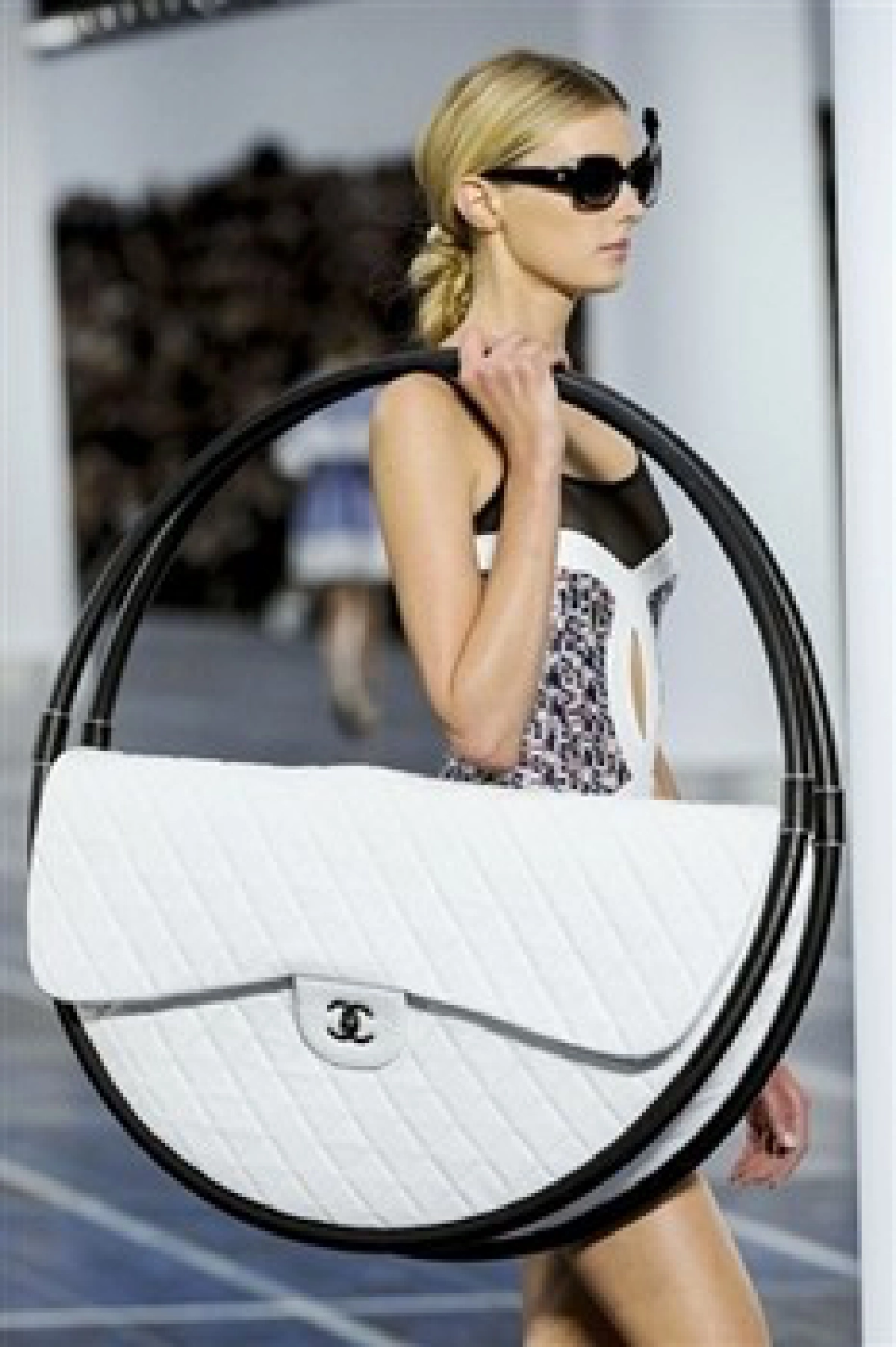 'Chanel hulahoop'ใบเดียวเอาอยู่!! 'Chanel hulahoop'ใบเดียวเอาอยู่!!
