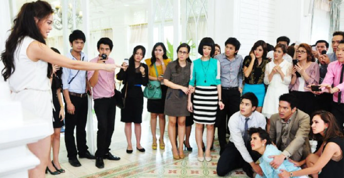 'ธัญญ่า'เหวอเจอ'เจนี่'ตบย้อนรอย 'ธัญญ่า'เหวอเจอ'เจนี่'ตบย้อนรอย