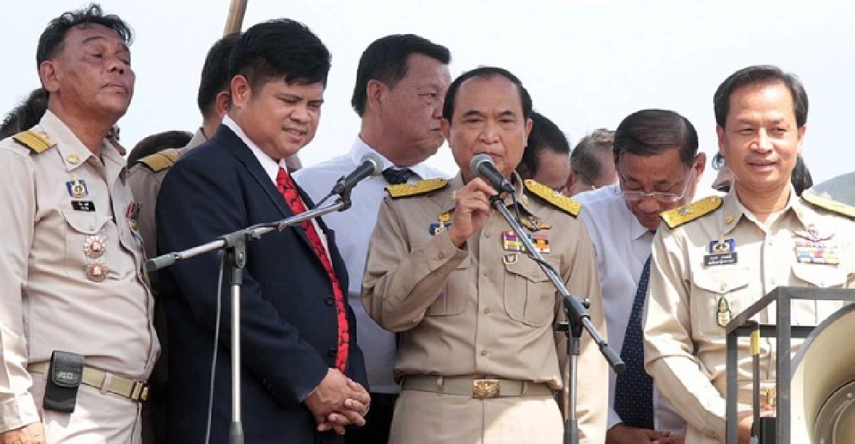 'จารุพงศ์'เจรจาม็อบ'กำนัน-ผญบ.' 'จารุพงศ์'เจรจาม็อบ'กำนัน-ผญบ.'