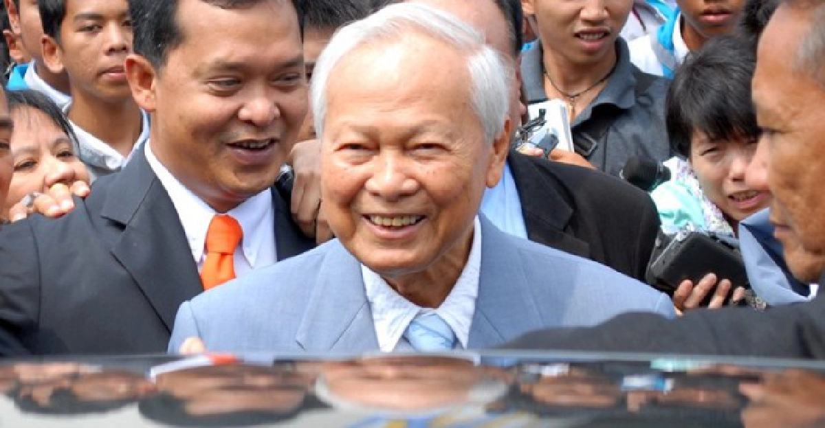 'ป๋าเปรม'ชี้คนไทยเห็นต่างได้แต่ต้องรักกัน 'ป๋าเปรม'ชี้คนไทยเห็นต่างได้แต่ต้องรักกัน