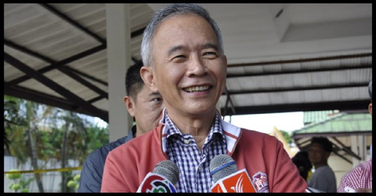 'สุวัจน์'ดอดพบ'ปู'ถกปมสนามฟุตซอล 'สุวัจน์'ดอดพบ'ปู'ถกปมสนามฟุตซอล