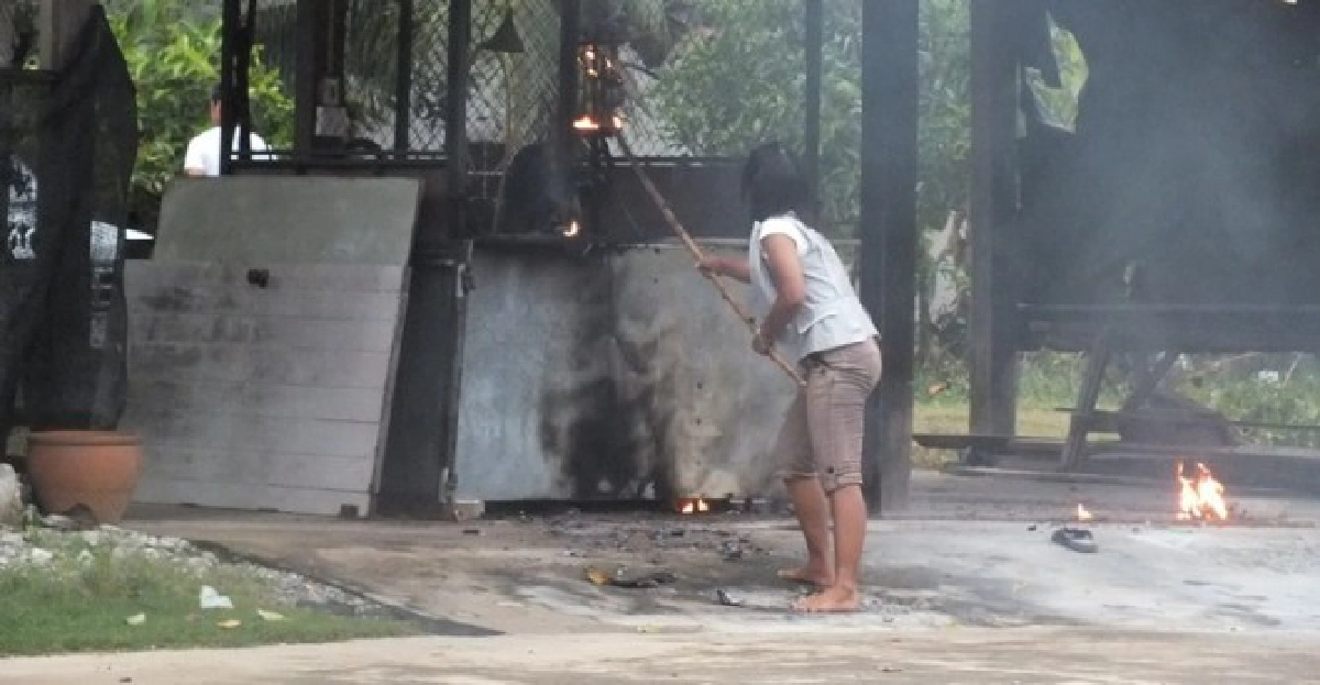 'ไฟไหม้'ปั้มเผลอลนไฟสายยางหวังซ่อม