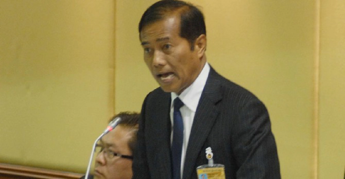 'ถาวร'ยันถอดยศ'มาร์ค'ไม่ขาดคุณสมบัติส.ส.

