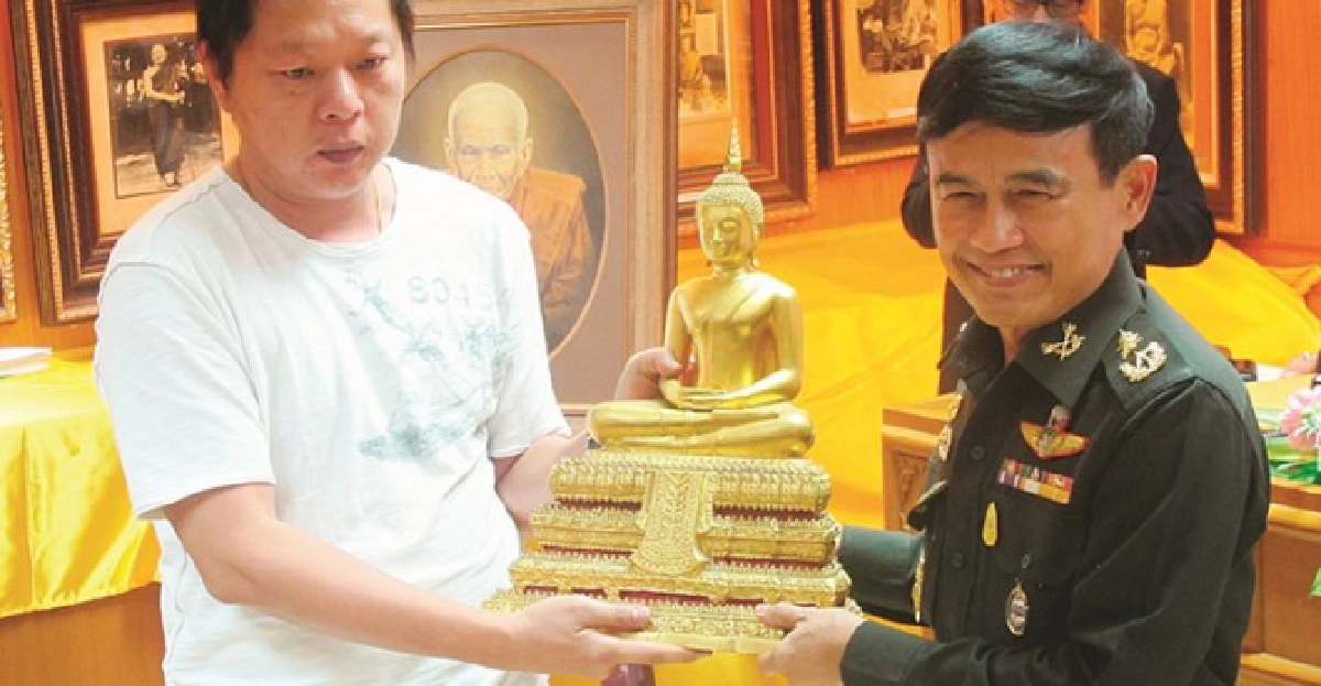พล.ท.ไพบูลย์แขวนปู่ทวดปี๐๕กว่า๒๐ปี! พล.ท.ไพบูลย์แขวนปู่ทวดปี๐๕กว่า๒๐ปี!