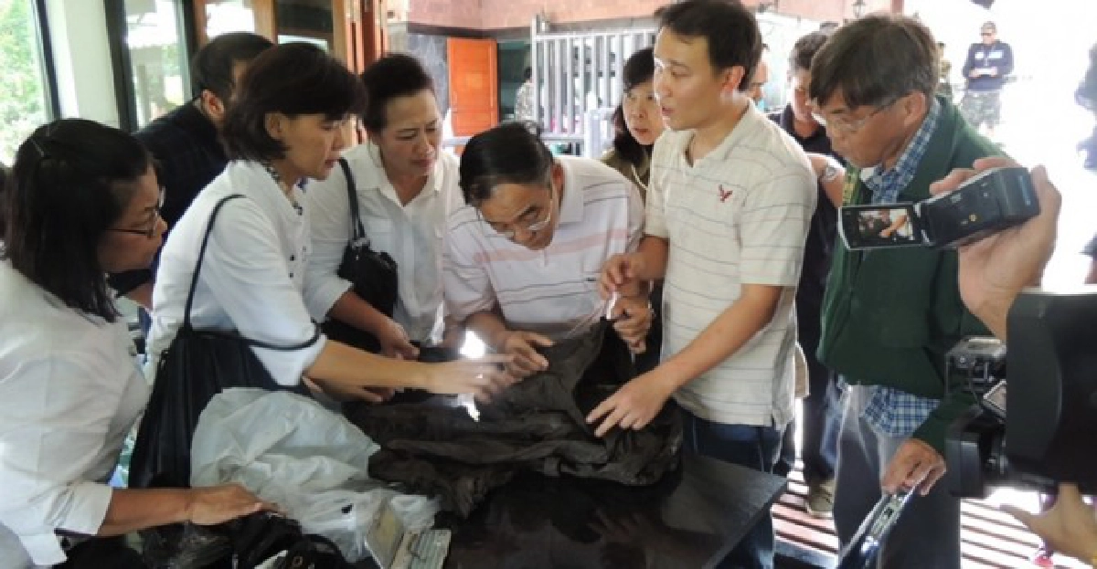พบกระดูก'2นักบิน'สูญหายกว่า5ปี พบกระดูก'2นักบิน'สูญหายกว่า5ปี