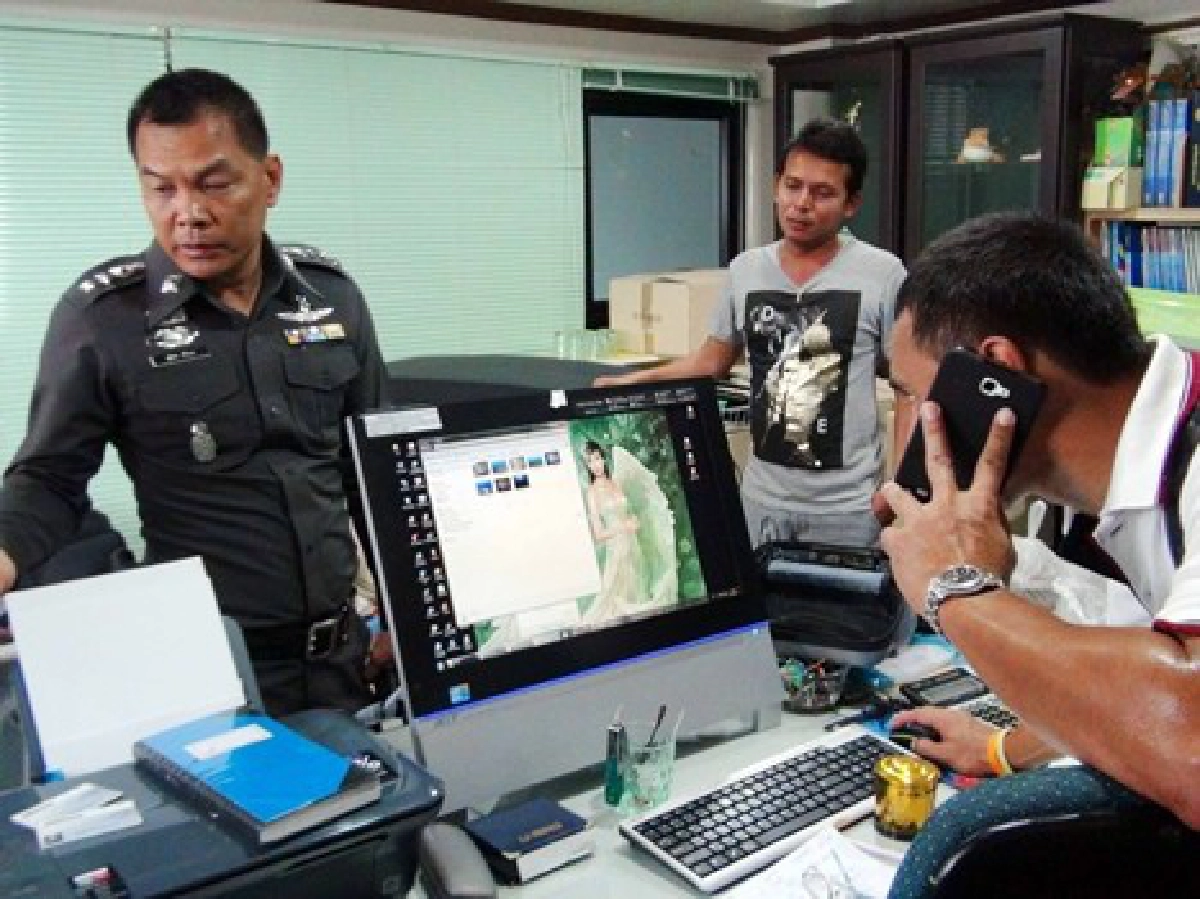ตร.ค้น3จุดหาหลักฐานโยงฆ่า'พีระ' ตร.ค้น3จุดหาหลักฐานโยงฆ่า'พีระ'
