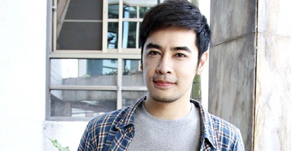 'ออย-ธนา'ประกาศแต่งงานฟ้าแล่บ!!! 'ออย-ธนา'ประกาศแต่งงานฟ้าแล่บ!!!