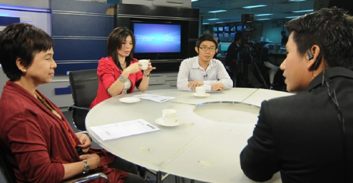 นักข่าว-นักการเมืองใครเลือกใคร? นักข่าว-นักการเมืองใครเลือกใคร?