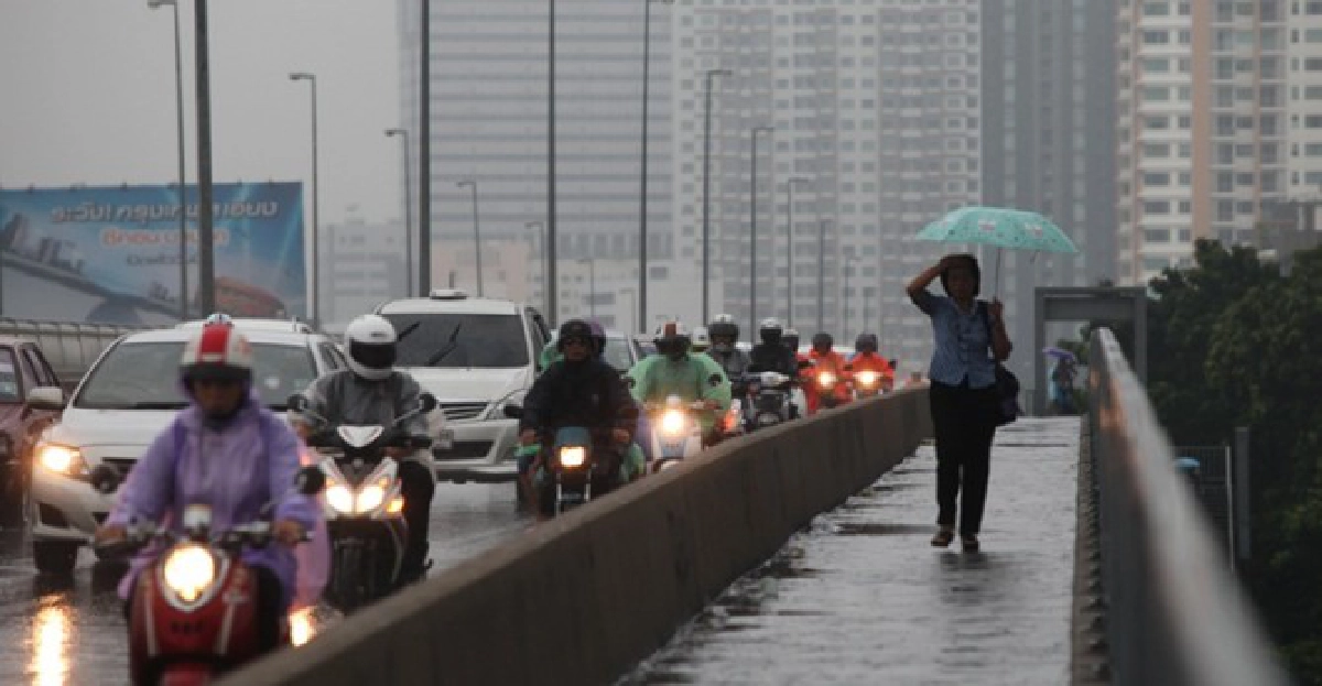 ใต้มีฝนกระจายทั่วไป-ฝนหนักบางแห่ง