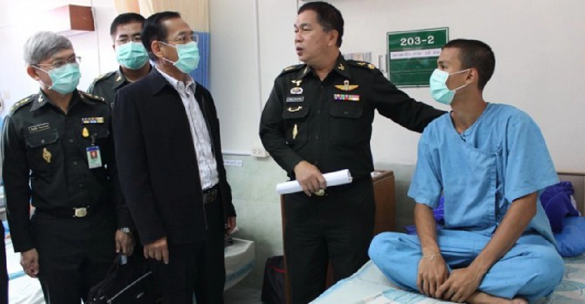 ผู้ว่าฯรุดเยี่ยม25พลทหารปอดติดเชื้อ ผู้ว่าฯรุดเยี่ยม25พลทหารปอดติดเชื้อ