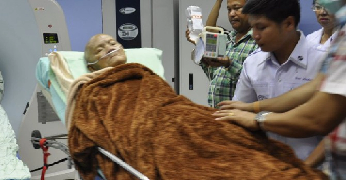 หลวงพ่อคูณยังมีไข้แพทย์งดเยี่ยม หลวงพ่อคูณยังมีไข้แพทย์งดเยี่ยม
