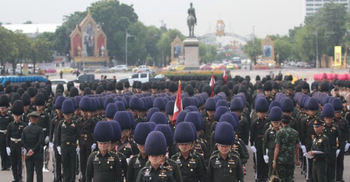 'ปิดถ.ลานพระบรมรูป'ซ้อมสวนสนาม 'ปิดถ.ลานพระบรมรูป'ซ้อมสวนสนาม