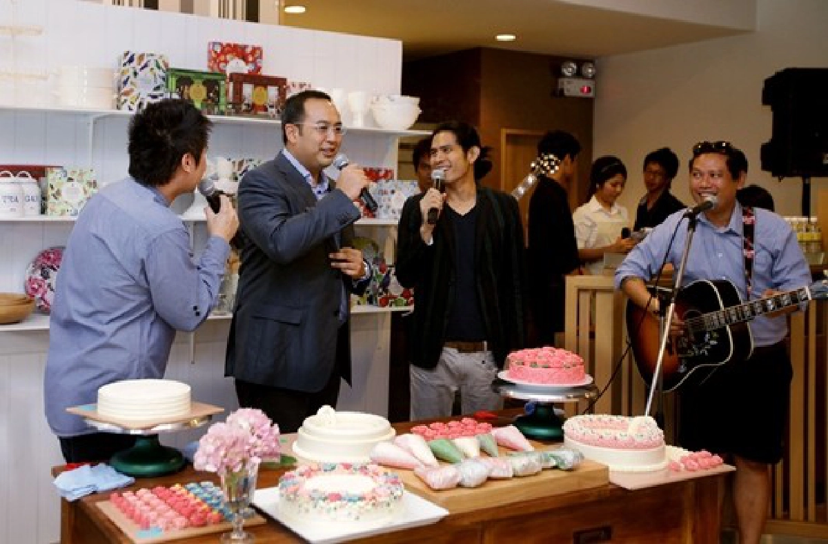 'หน้าเค้กหวาน'จับวางงานศิลป์ 'หน้าเค้กหวาน'จับวางงานศิลป์