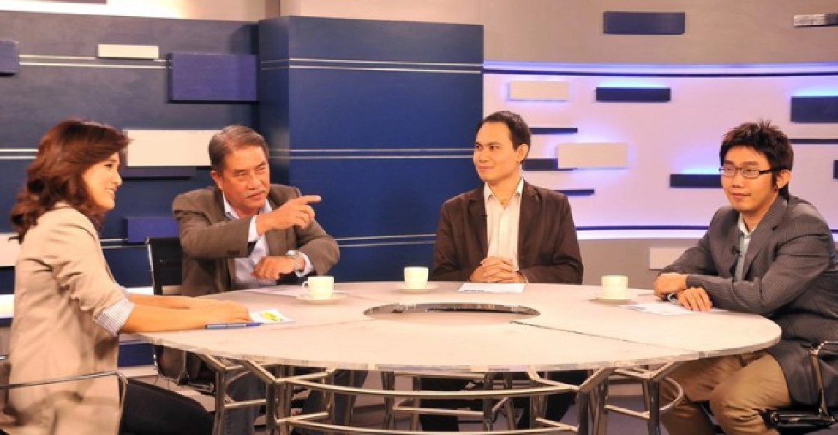 คมชัดลึกจัดถกรถแรก...แจกหนี้? คมชัดลึกจัดถกรถแรก...แจกหนี้?