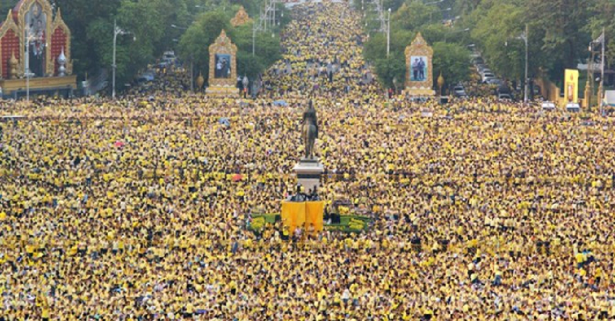 ชมภาพประวัติศาสตร์!ชาวไทย'รักในหลวง'(2)