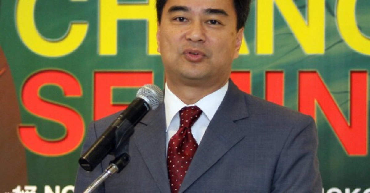 'มาร์ค'จ้อบีบีซีพร้อมประหารคดีม็อบ 'มาร์ค'จ้อบีบีซีพร้อมประหารคดีม็อบ
