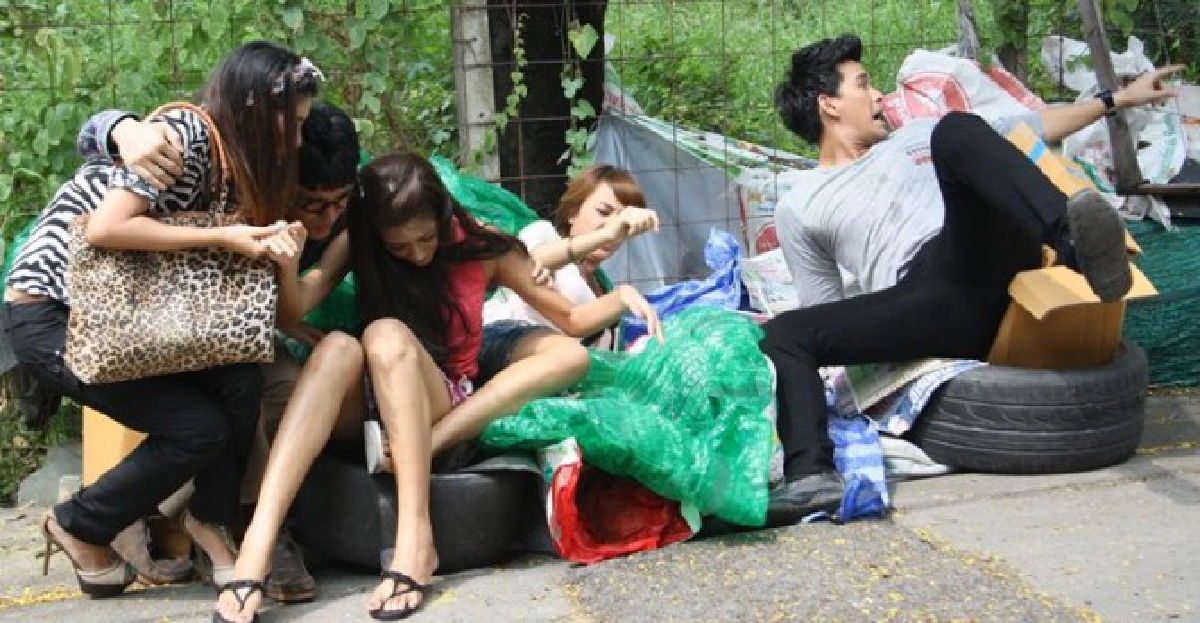 'เมย์'ถูกจับหลอก'ไอซ์'โกอินเตอร์!!
'เมย์'ถูกจับหลอก'ไอซ์'โกอินเตอร์!!